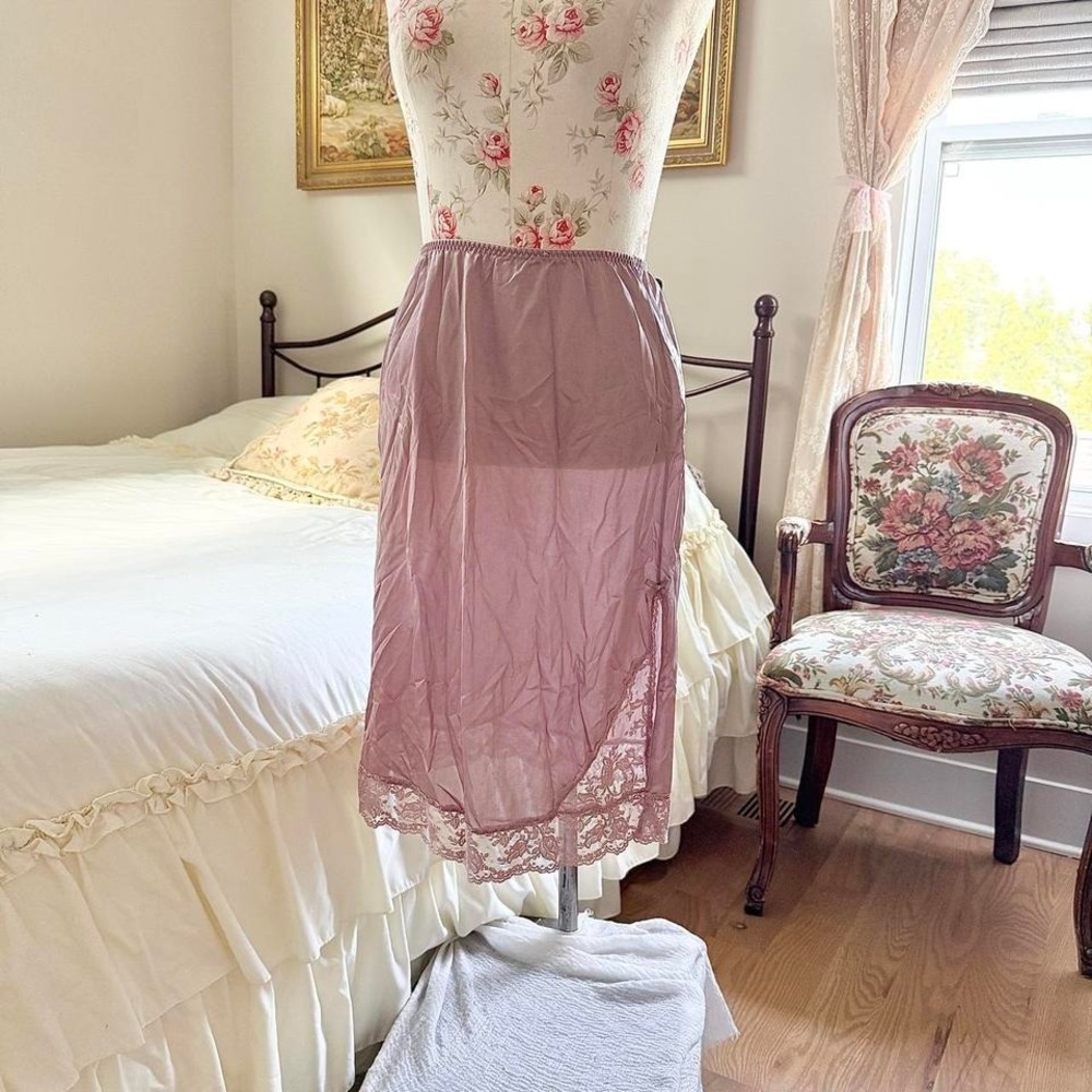 60s Union Made‎ fits small to medium dusty rose half slip skirt